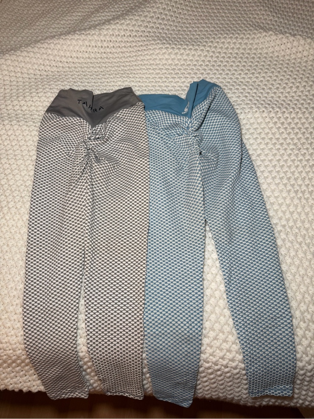 Ruched Textured Leggings - Gray & Light Blue Tahira & Ohyas size S